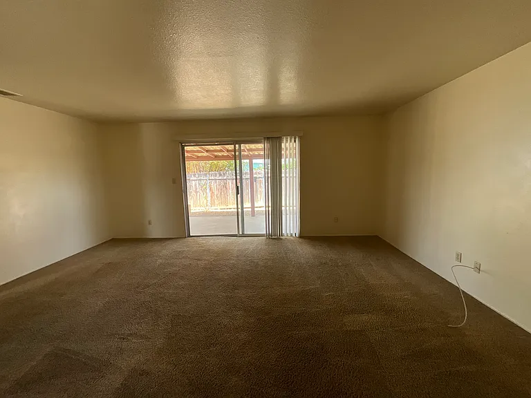 624 Nancy St — Photo 23