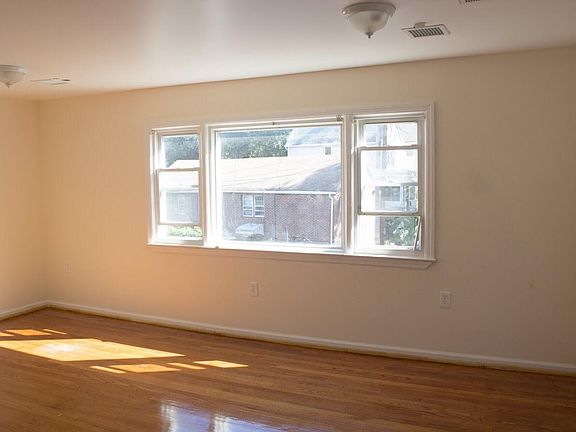 5th image of 18 Campfield St #20