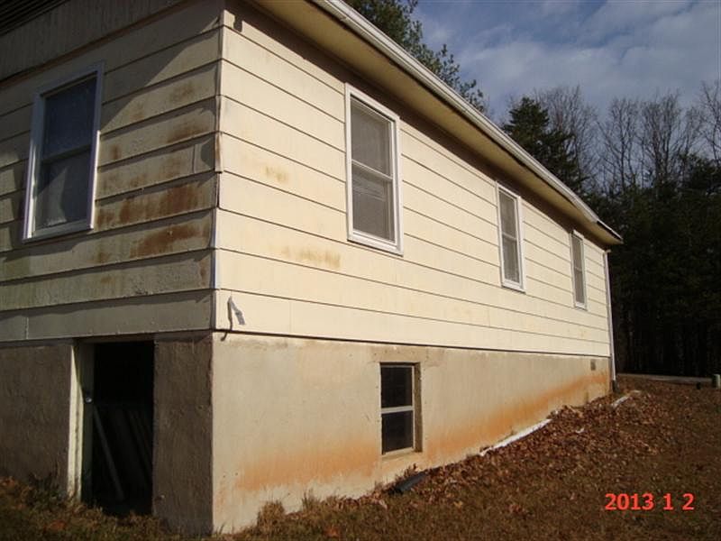 2nd image of 1313 Summit Rd