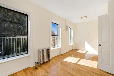 Rented by R New York