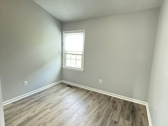 5th image of 22065 Saint Gabriels Cir