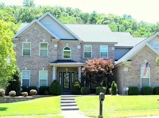 904 Kiefer Ridge Dr, Ballwin, MO 63021