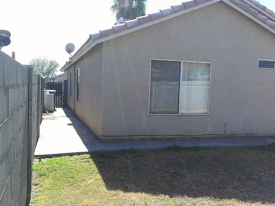 2nd image of 10416 W Reade Ave