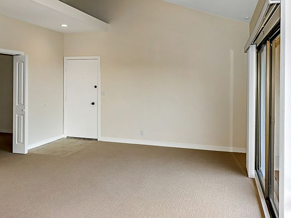 5th image of 40 Harbor Oak Dr #35
