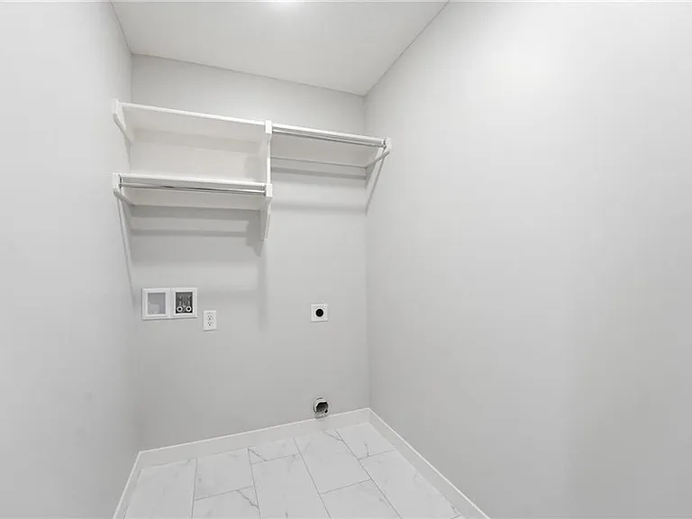 707 Glenn Cir — Photo 23