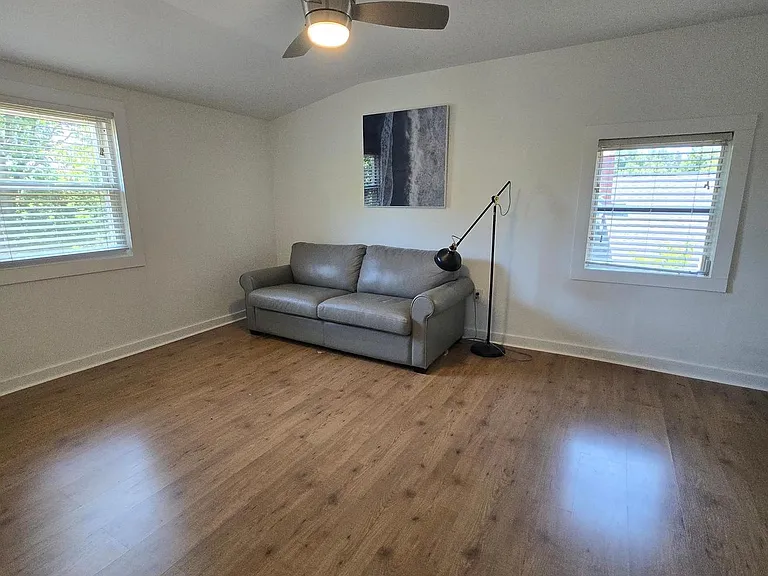 2306 Fort Dr — Photo 9