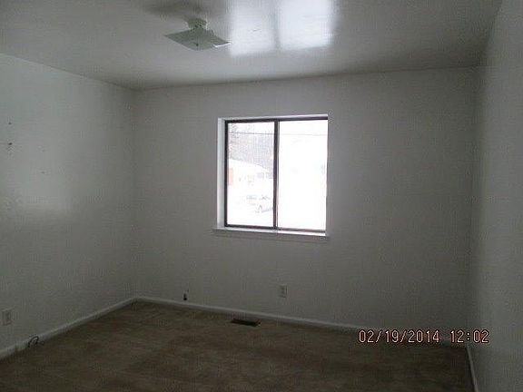 3rd image of 1574 Russell St