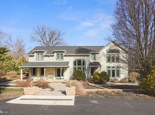 2033 Turnpike Rd, Elizabethtown, PA 17022