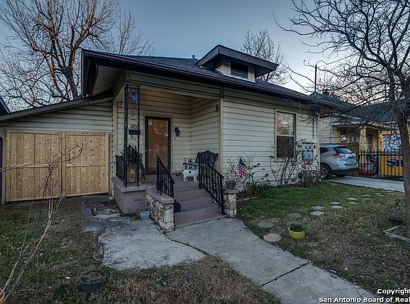 4th image of 2514 W Travis St
