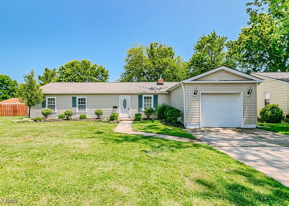 1st image of 33440 Willowick Dr