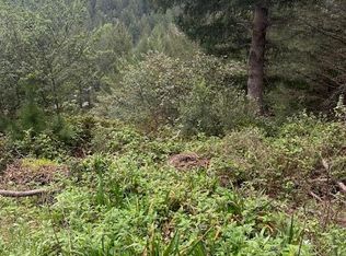 233 Nob Hill Rd, Whitethorn, CA 95589