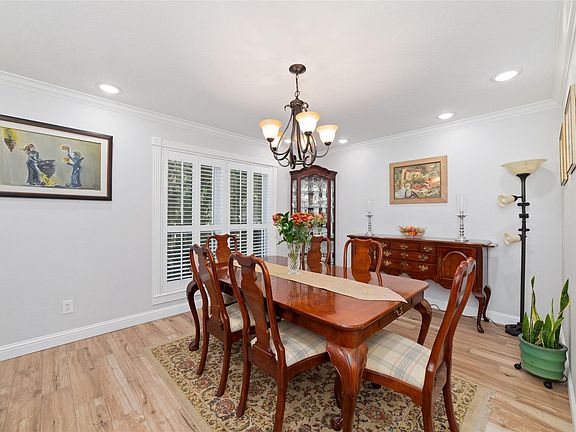 5th image of 218 E Rainbow Ridge Cir
