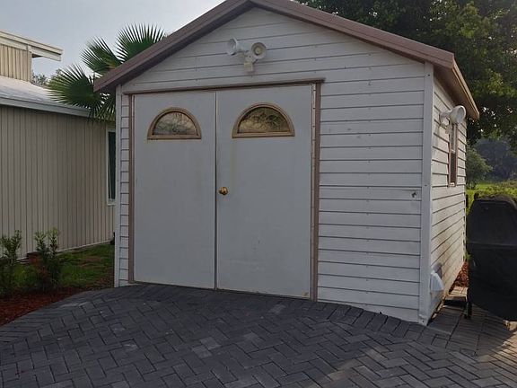 4th image of 2887 Saint George Dr
