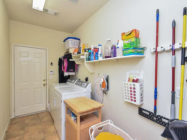 1211 Deerbrook Dr — Photo 27