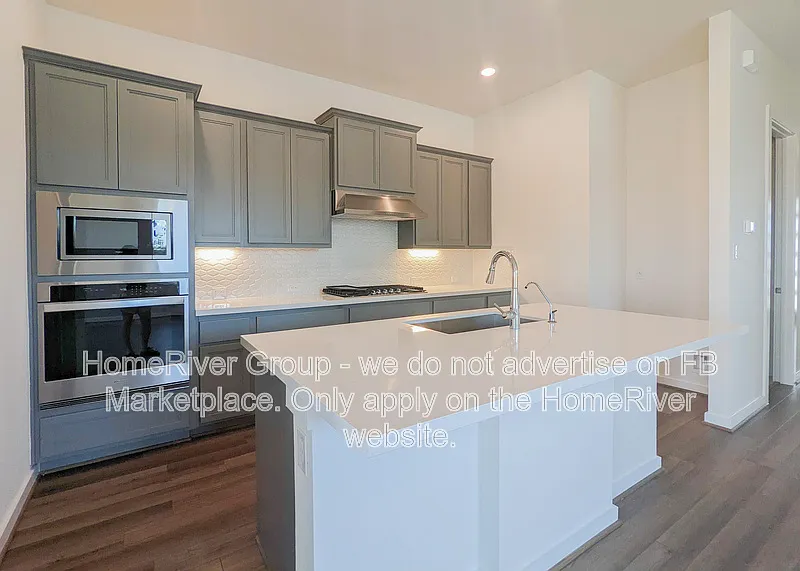 3 bed, 2.0 bath, 1577 sqft, $2,200 — Photo 4