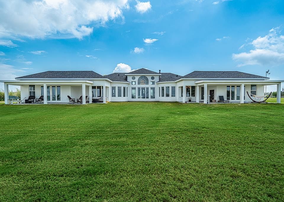 1st image of 111 Redfish Point Dr