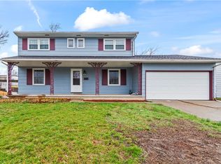 32 Ridge Lane Dr, Decatur, IL 62521