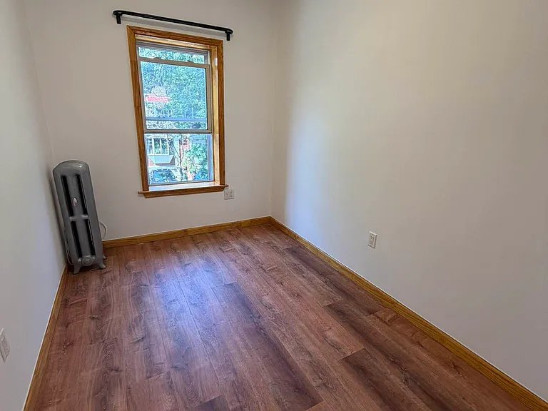 845 E 12th St #2 — Photo 1