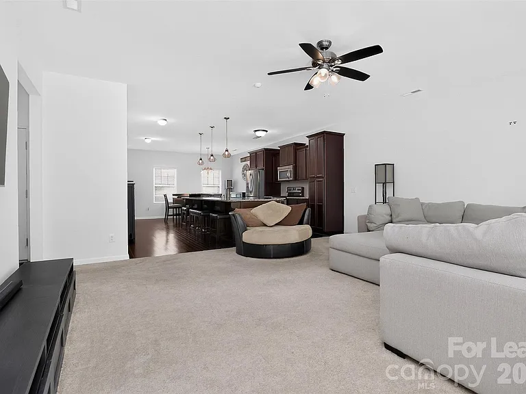 2038 Eddie Massey Ln — Photo 17