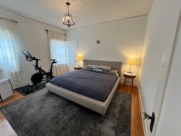 1935 N Vermont Ave #3 — Photo 11
