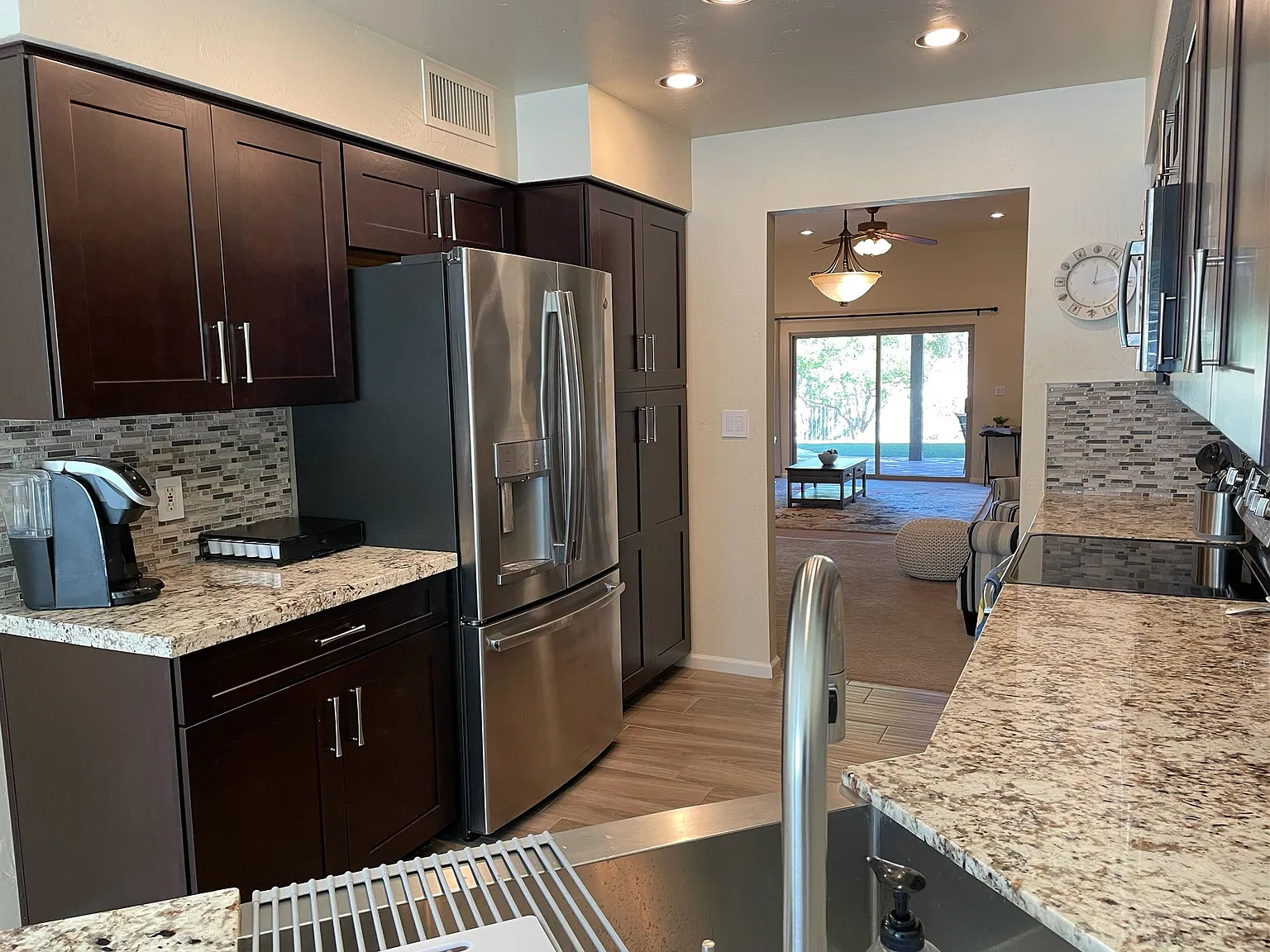 3 bed, 1802 sqft, $2,250 — Photo 3