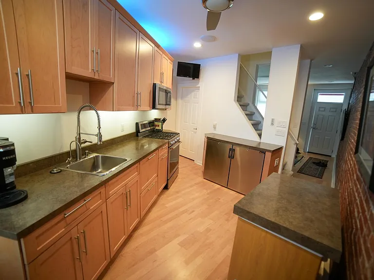 4559 Friendship Ave — Photo 3