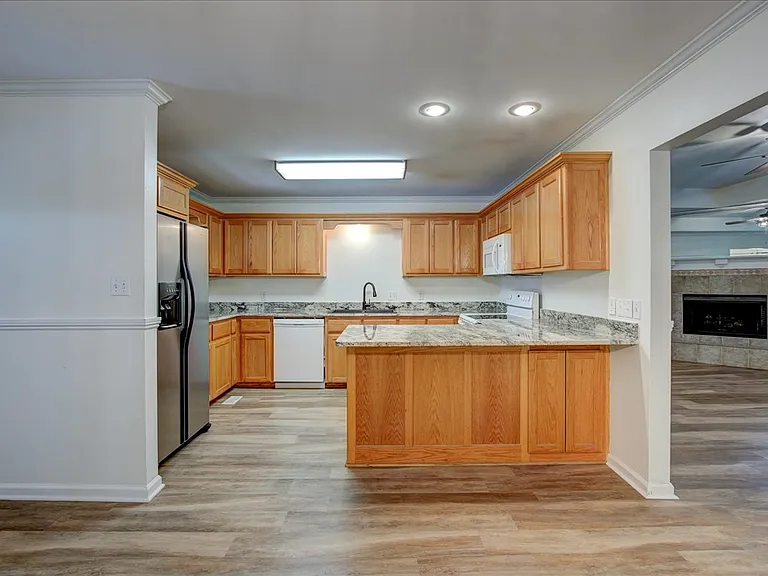 328 Cain Rd — Photo 8