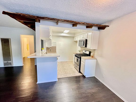 Kitchen/Dining area