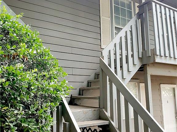 4th image of 11525 N Meridian Ave APT 219