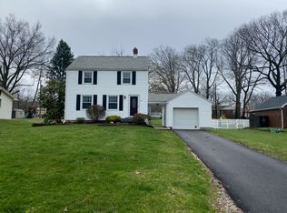 317 S Oakdale Ave, Hermitage, PA 16148