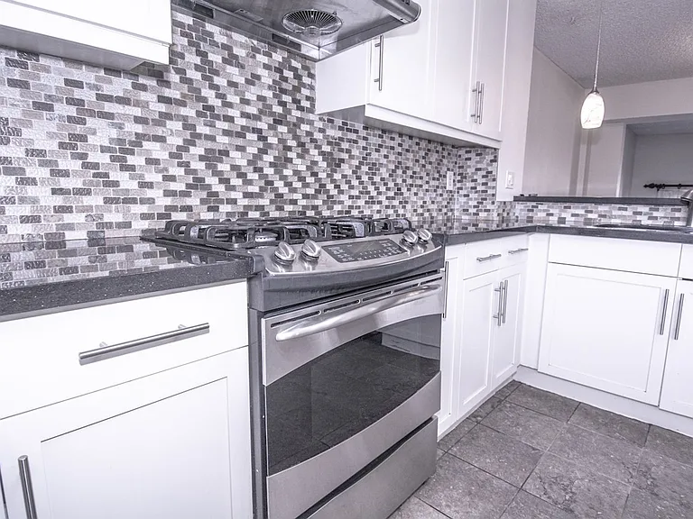848 W Huntington Dr #28 — Photo 7