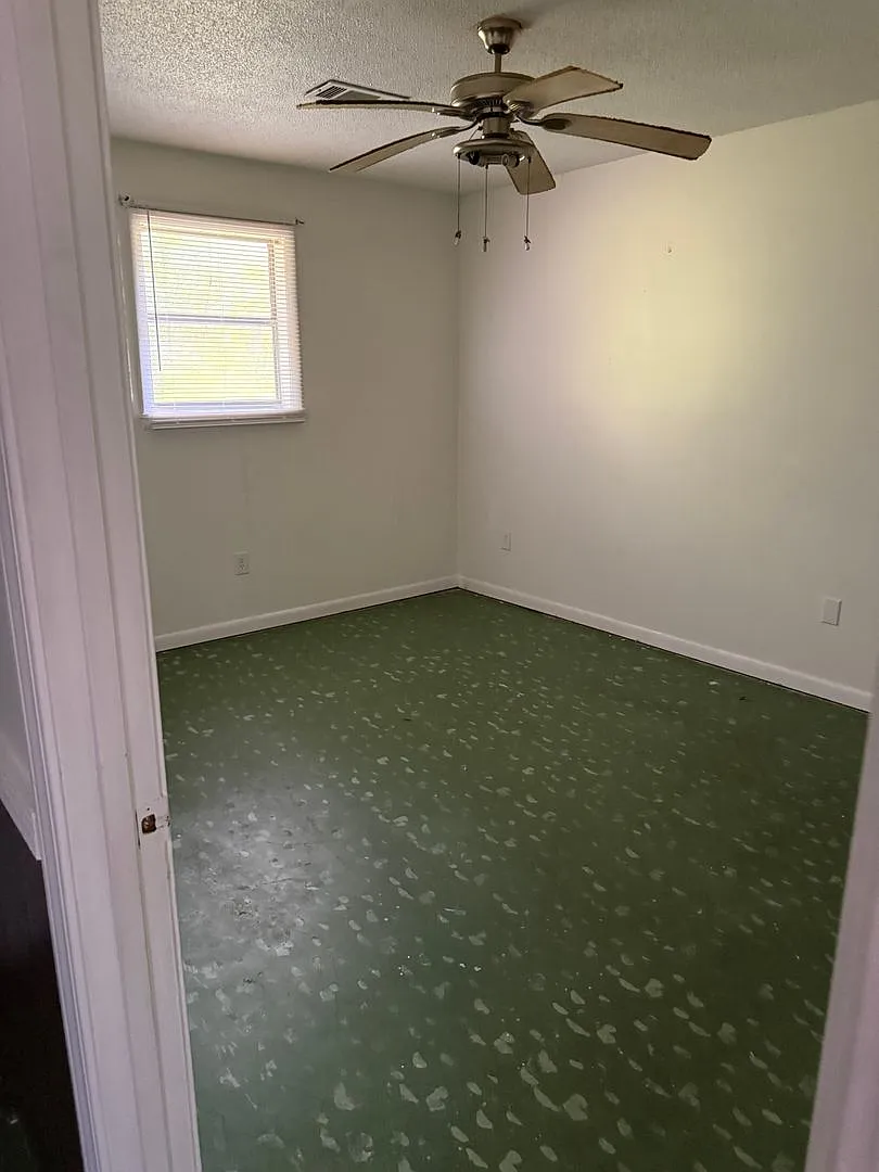State Boulevard Apartments — Photo 4