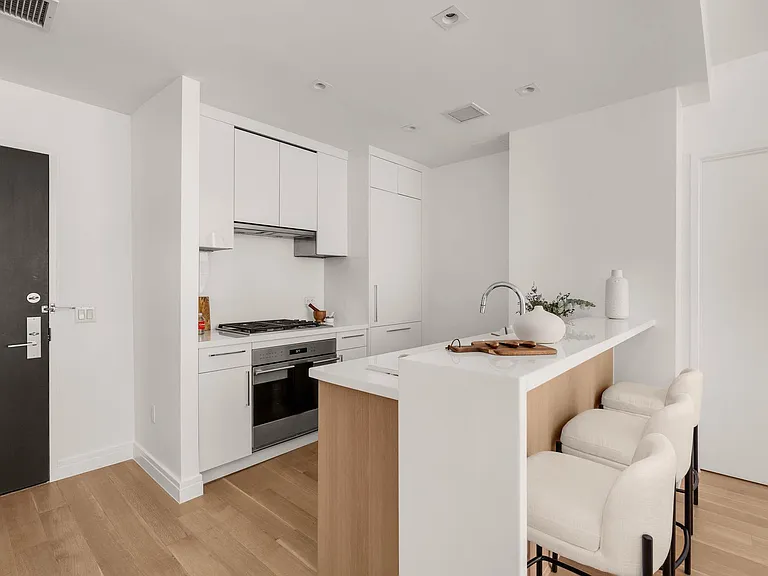 230 E 20th St #45 — Photo 2