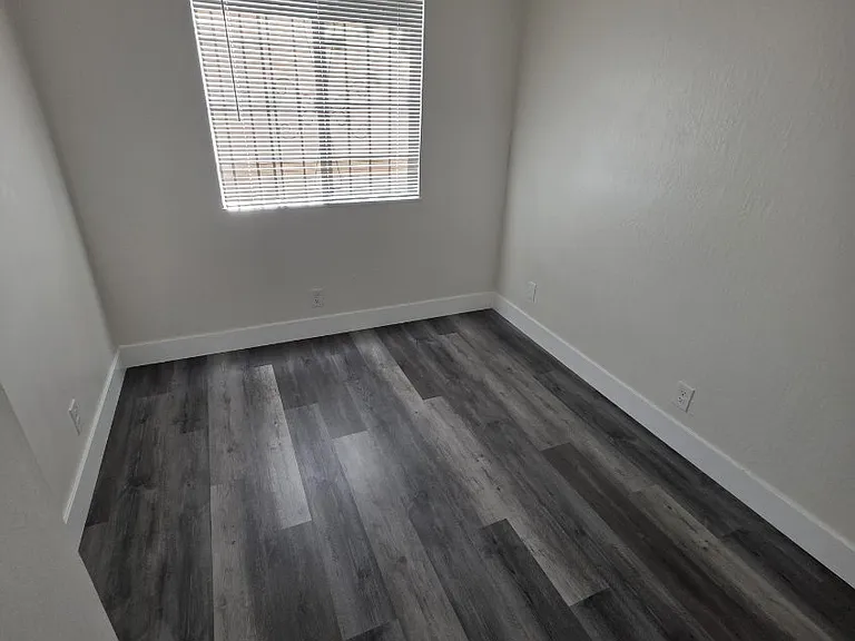 476 Corcoran Ave #1 — Photo 4
