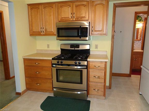5th image of 10740 Tiffany Ln