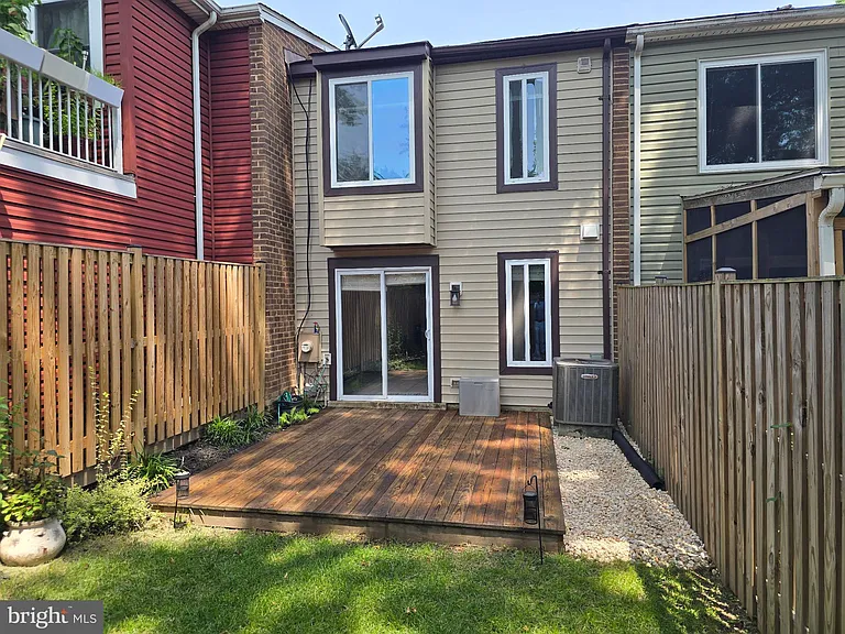 10724 Lester St — Photo 31