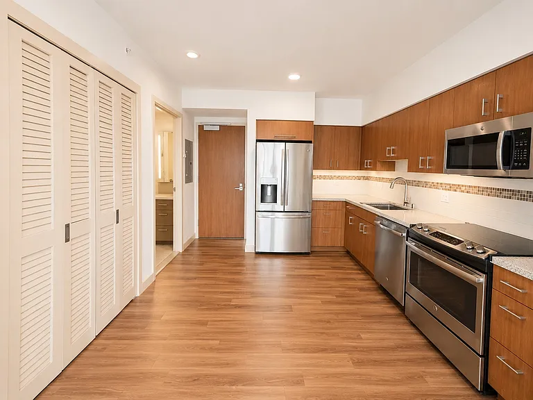 555 South St #1611 — Photo 7