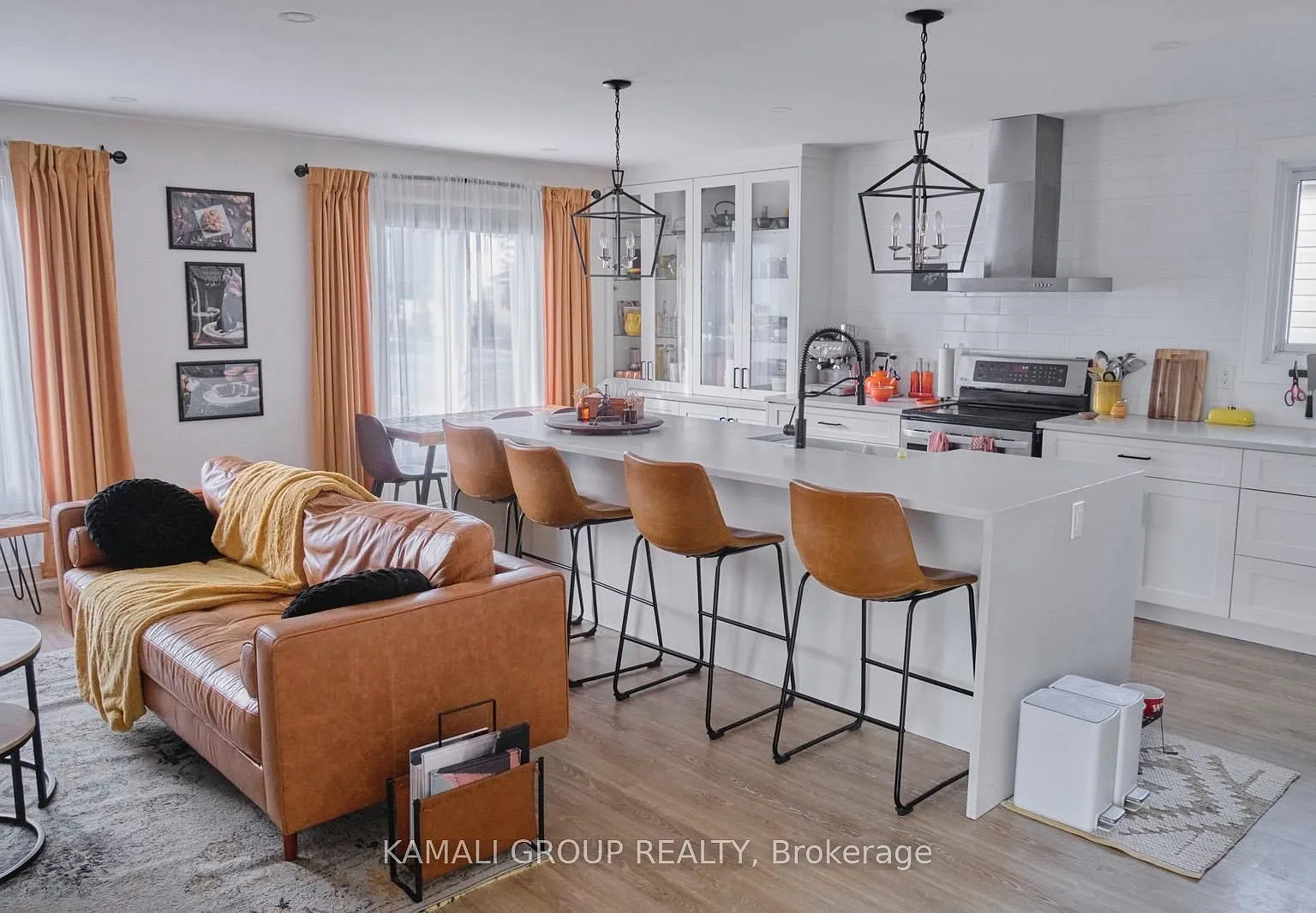 3 bed, $2,350 — Photo 1