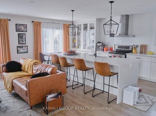 29 1/2 Grapeview Dr, Saint Catharines, ON L2S 2W4
