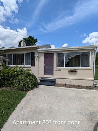 1st image of 207 2nd St SE #207