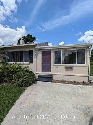 207 2nd St SE #207