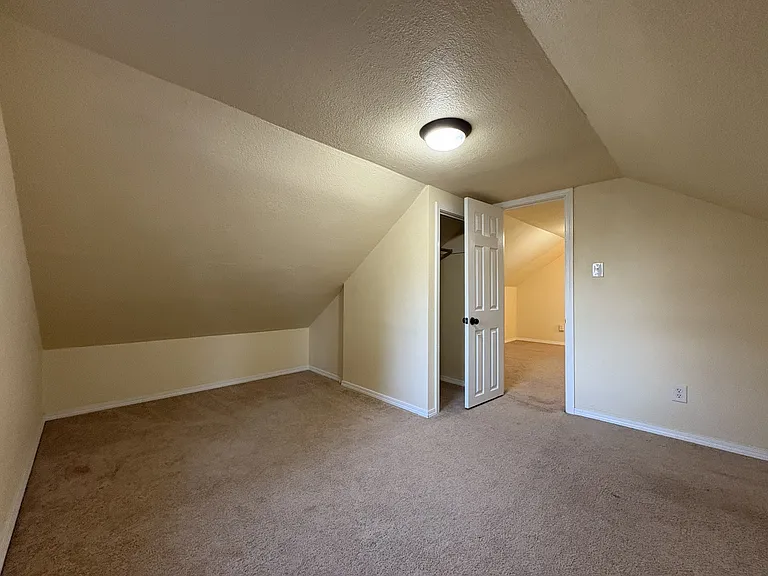 4138 W G St — Photo 13