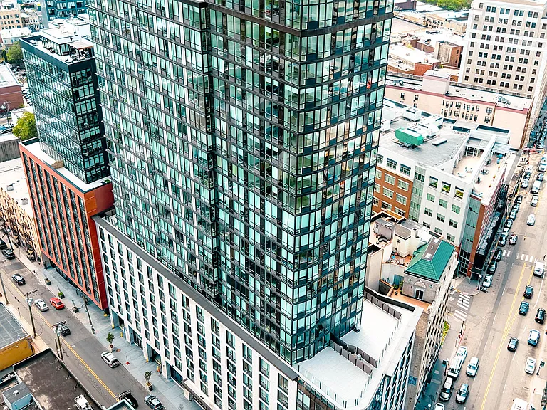 425 Summit Ave — Photo 23