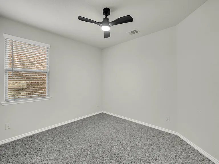 1117 Goldfinch Dr — Photo 16