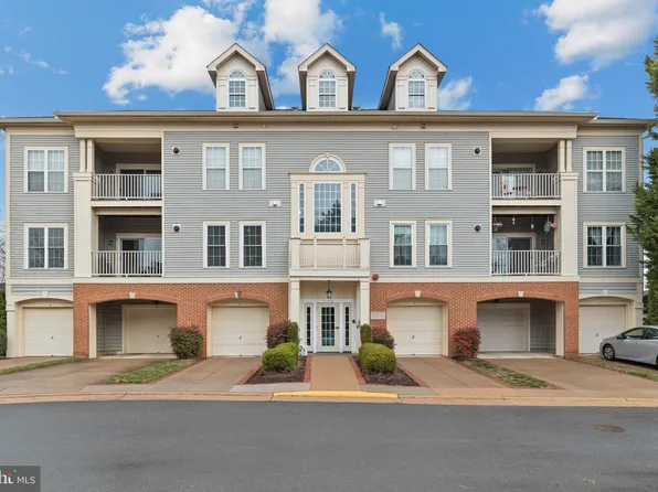 11310 Westbrook Mill Ln Unit 201, Fairfax, VA 22030