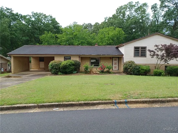 1005 Princeton Pl, Northport, AL 35473