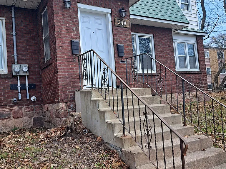 344 Wellington St E — Photo 3