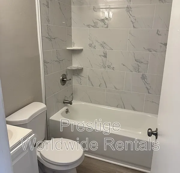 1718 Knowles Rd #4 — Photo 5