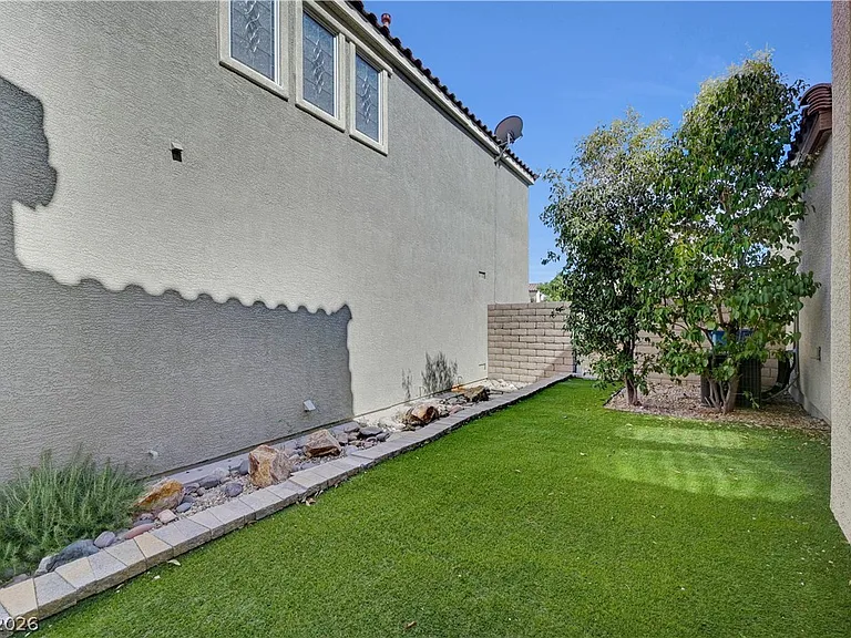 12052 Hathaway Pines Ln — Photo 49