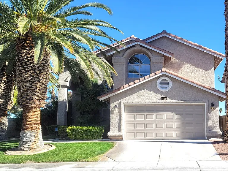 2632 Ironside Dr — Photo 2